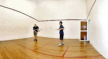 Biarritz-parme מלון