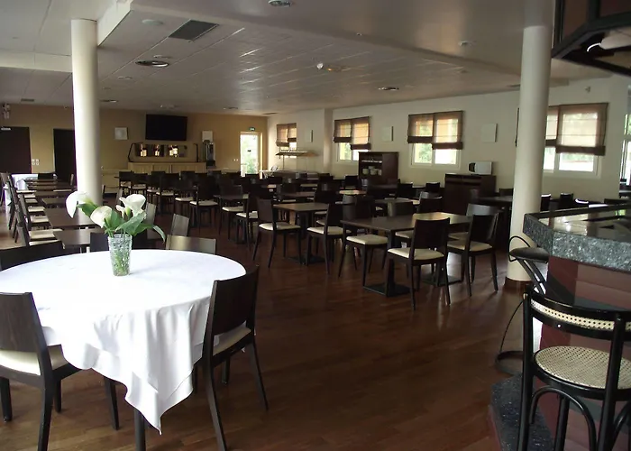 Biarritz-parme 3* אנגלה